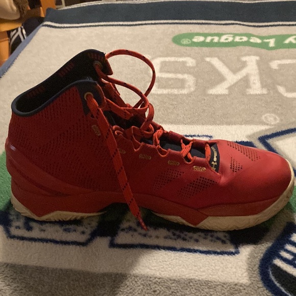 Size 10 us men red CURRY 2 FLOOR GENERAL high tops - Picture 3 of 6